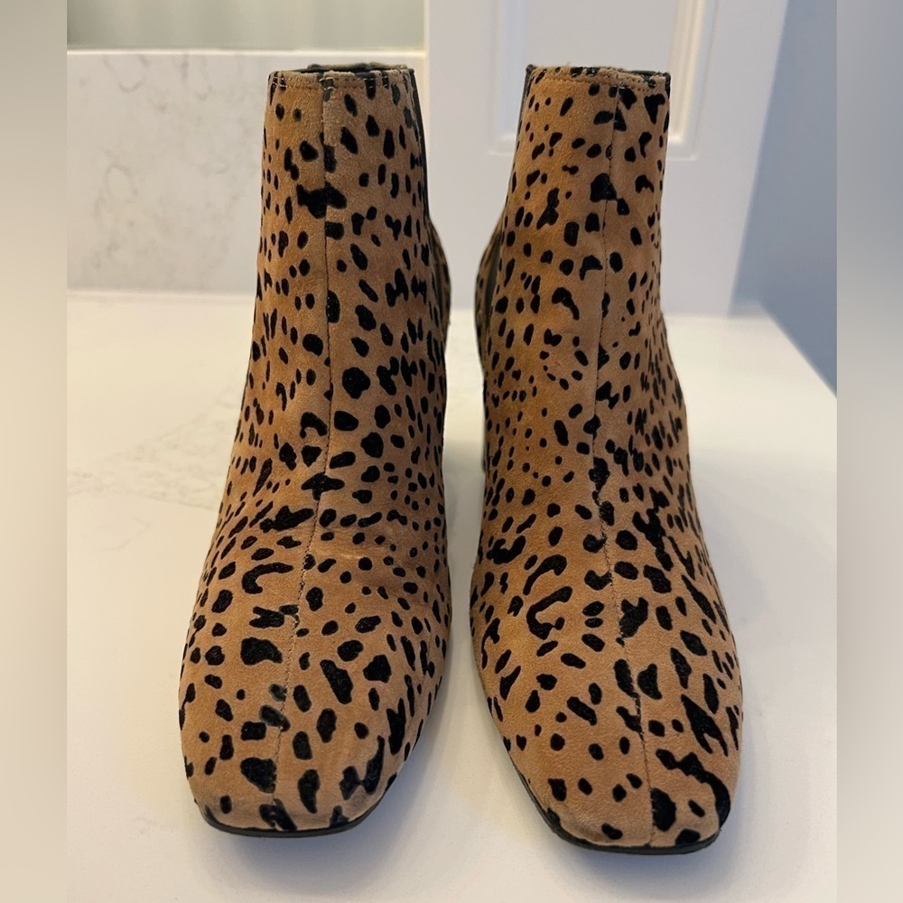 Rag & Bone Leopard Print Suede Chelsea Boots. Size 5. - Picture 4 of 12